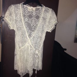 Lace pull over